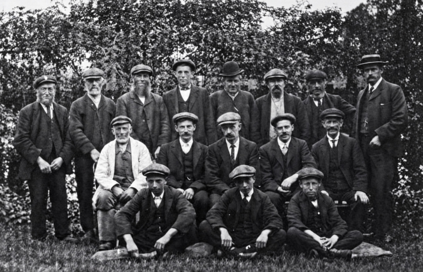 Bury Hill Gardeners, c.1910 - Source: Westcott Local History Group